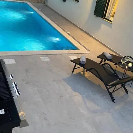 Stone House Kostela *